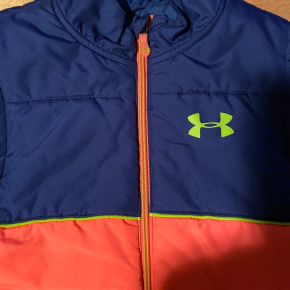 Under Armor Youth Med Vest - Picture 2 of 5